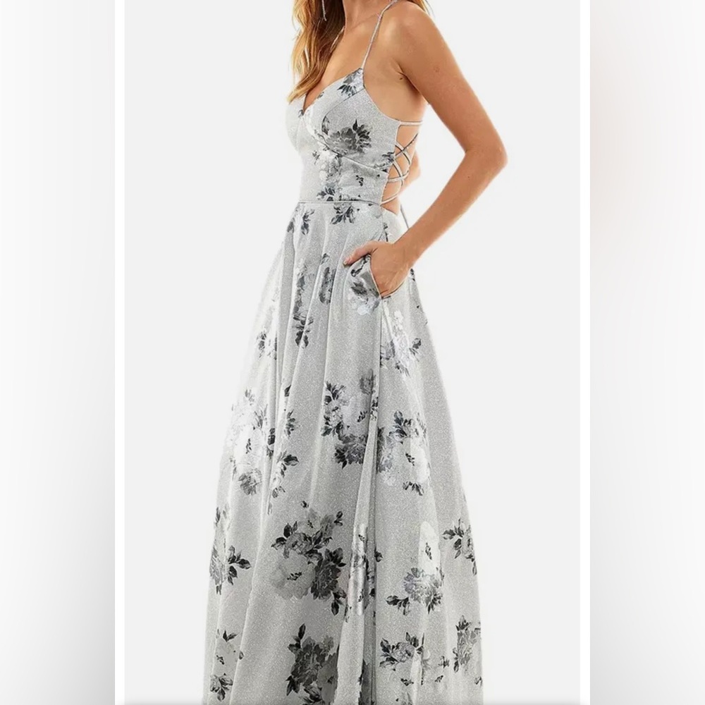 Prom Dress - Picture 2 of 4
